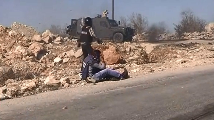 Two journalists hit by Israeli rubber bullets while covering protest (VIDEO)