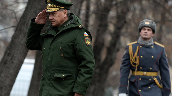 Defense Minister Sergei Shoigu at an unveiling ceremony for a memorial to long-range pilots in Devichye Polye Park in Moscow.(RIA Novosti / Valeriy Melnikov)