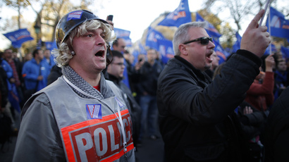 'Austerity kills': Thousands rally against French President Hollande in Paris (VIDEO)