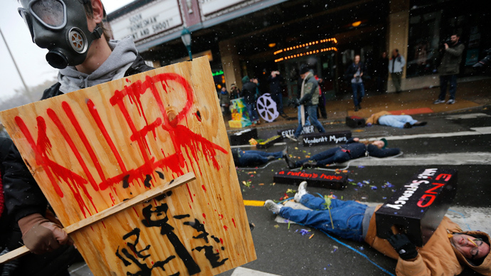 Protesters ‘lie dead,’ shut down streets ahead of Ferguson grand jury decision — RT USA News