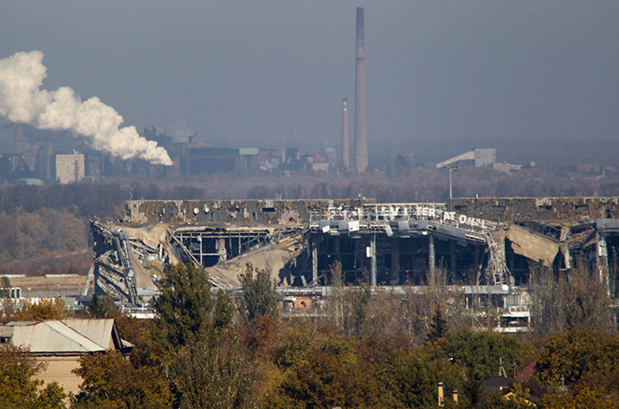 The damaged main terminal of the Donetsk Sergey Prokofiev International Airport is pictured October 12, 2014 (Reuters / Shamil Zhumatov)