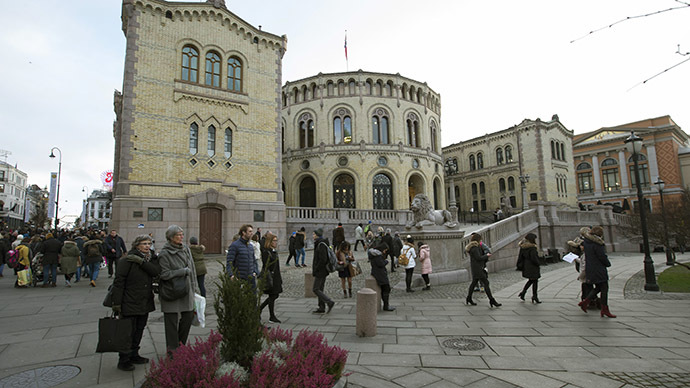 Fake mobile towers in central Oslo may snoop on politicians, report reveals