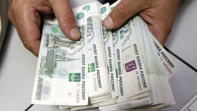 Ruble loses 5 percent as oil rout worsens
