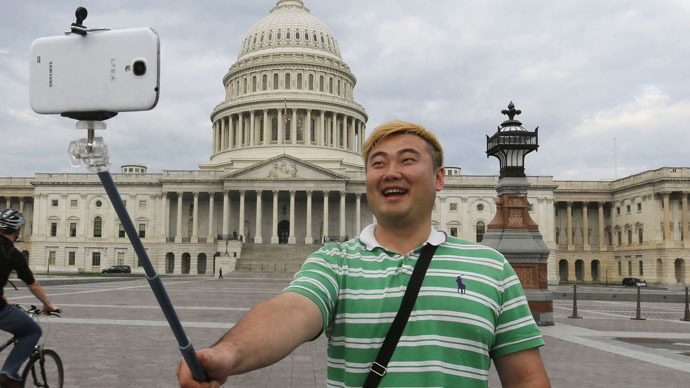 Men addicted to selfie-posting 'score high' on psychopathy scale - study