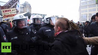 Clashes with police as sex education protesters attacked in Germany (VIDEO)