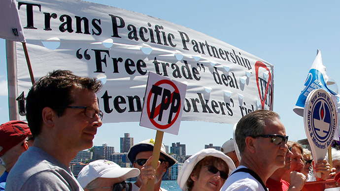 Anti-trade deal protesters hijack Senate TPP hearing