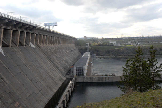 The dam of the Bratsk hydroelectric power plant, the Irkutskenergo company. (RIA Novosti/Aleksey Babushkin)