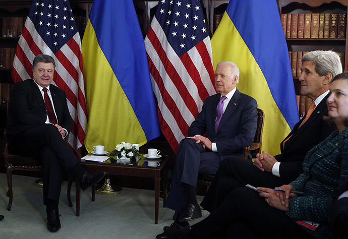 Ukraine's President Petro Poroshenko meets U.S. Vice President Joe Biden as U.S. Secretary of State John Kerry and U.S. Assistant Secretary of State for Europe Victoria Nuland (L-R) at the 51st Munich Security Conference on February 7, 2015. (Reuters/Michaela Rehle)