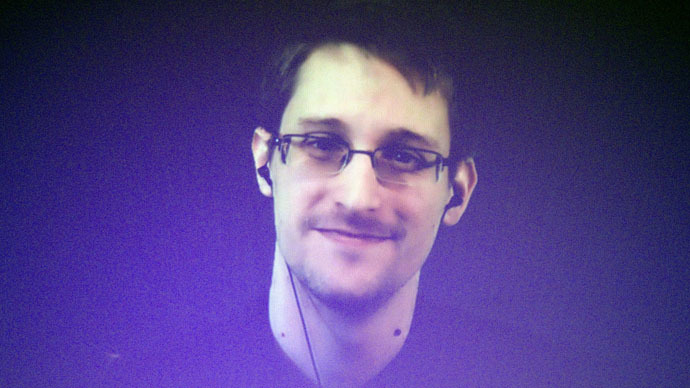 Snowden fine, speaks Russian, still single – lawyer