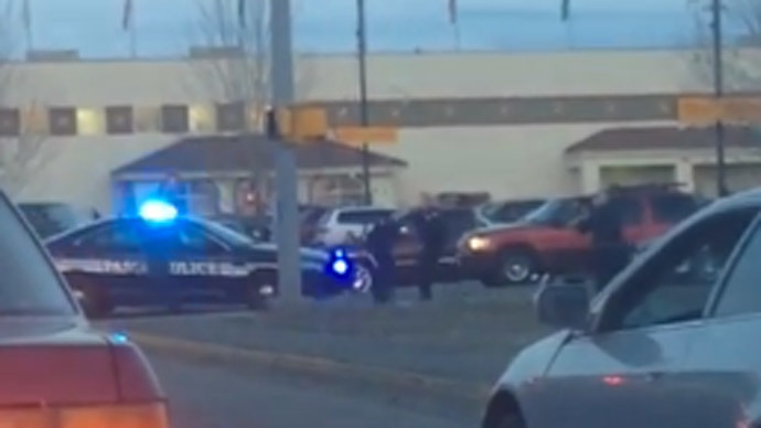 Man shot dead by police in Washington State after throwing rocks (VIDEO)