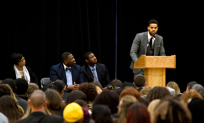 Turin Carter, Tony Robinson Jr.'s uncle speaks during his nephew's funeral at Madison East High School in Madison, Wisconsin, March 14, 2015 (Reuters / Ben Brewer)