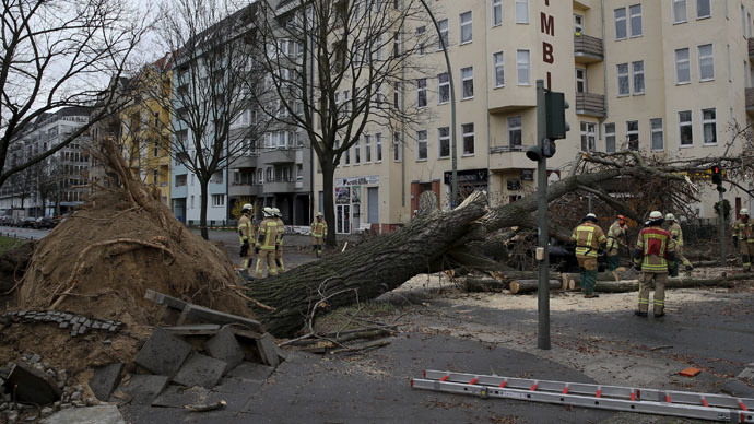 Storm Niklas rages through Europe, killing at least 4 (PHOTOS, VIDEO)