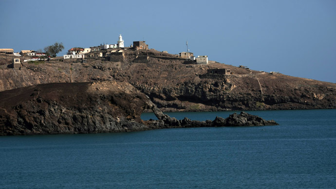 Chinese military disembark in port of Aden, Yemen, to guard evacuation – official