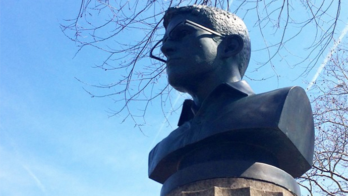 Snowden cover-up: Unauthorized bust in Brooklyn becomes martyr to cause