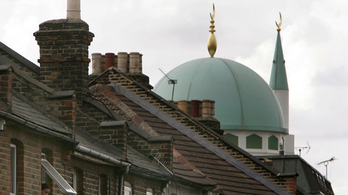 Building super-mosques ‘not a great idea’ – UKIP’s Farage