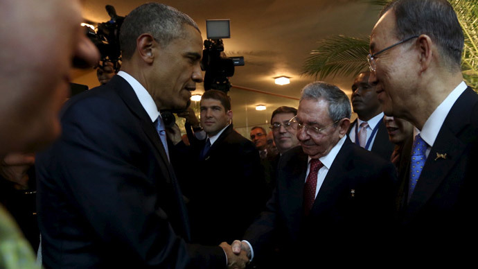 Obama & Castro shake hands during historic encounter (PHOTOS, VIDEO)