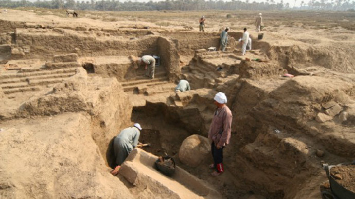 Russian archaeologists excavate                                    'White Walls' of ancient Egyptian                                    capital Memphis