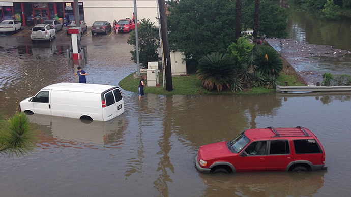 Death toll rises in Texas as floods sweep Houston