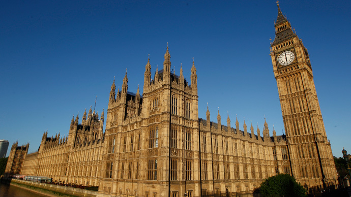 Tories pledge devolution, EU referendum, but waver on British Bill of Rights in Queen's Speech