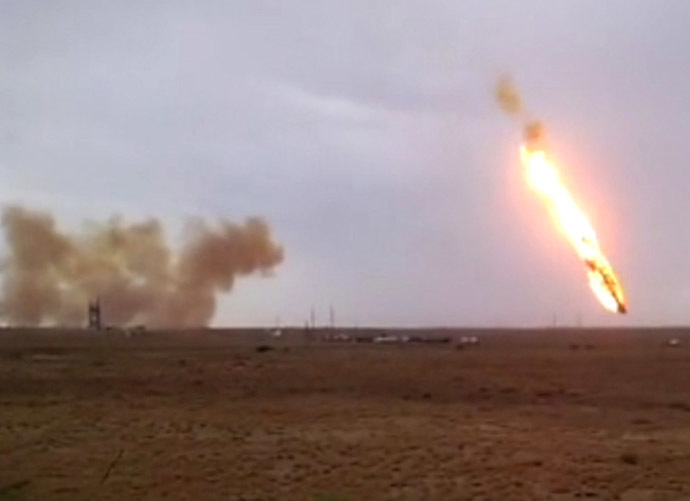 07/02/2013 The Proton-M carrier-rocket with its DM-03 upper stage and three Russian Glonass-M satellite navigation systems seen falling down after its take-off from the Baikonur space center. (RIA Novosti/Yuri Aliseenko)