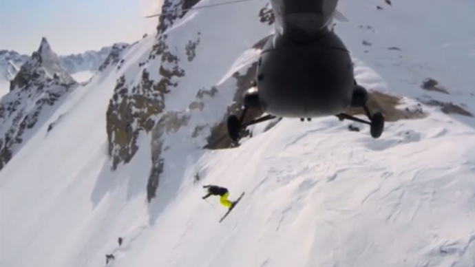 Russian free-rider sets world record with active Kamchatka volcano jump (VIDEO)