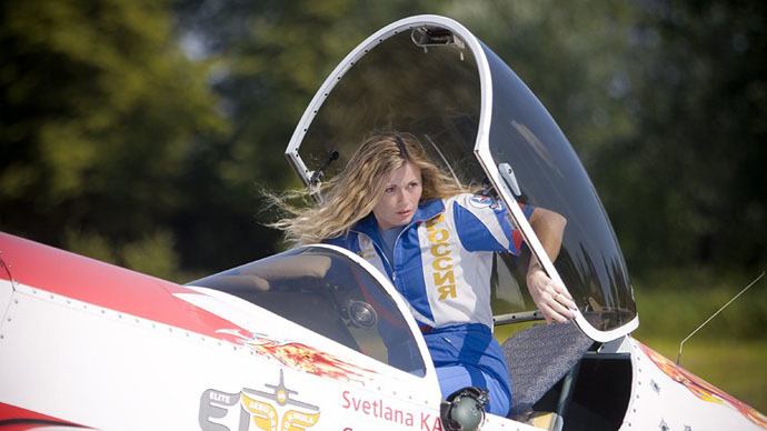 Inside the cockpit of the Best Pilot of the Century (VIDEO)