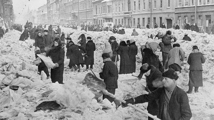 Leningradians cleaning a street after the first winter in the besieged city. (RIA Novosti/Vsevolod Tarasevich)