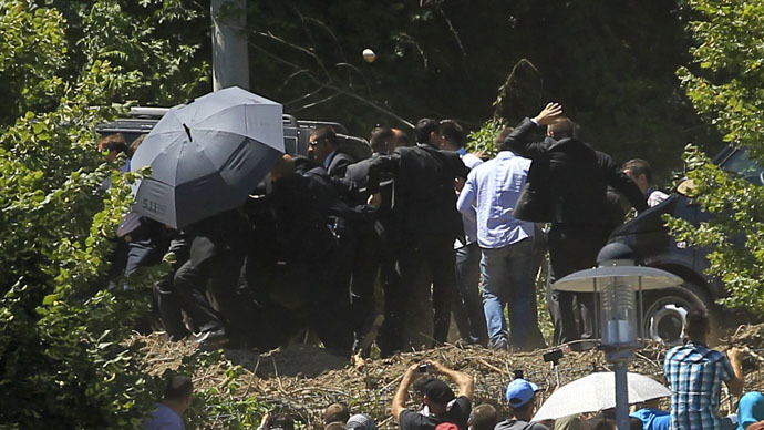 Serbia demands investigation after ‘deplorable’ attack on PM at Srebrenica