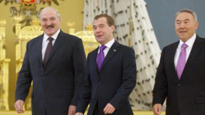 Kazakh police open fire on rioters 