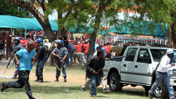 S. African police fire stun grenades, rubber bullets as unions clash (PHOTOS)
