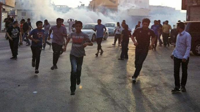 Bahraini police fire tear-gas at peaceful crowd (PHOTOS ...