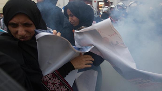Stun grenades hit Bahraini protest ahead of F1 race (PHOTOS)