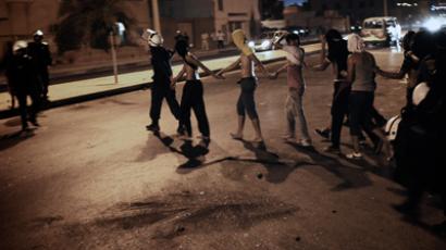Bahraini protesters emboldened by police teargassing (VIDEO)