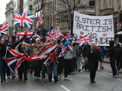 Union Jack violence: Belfast police fire plastic bullets as loyalists ...