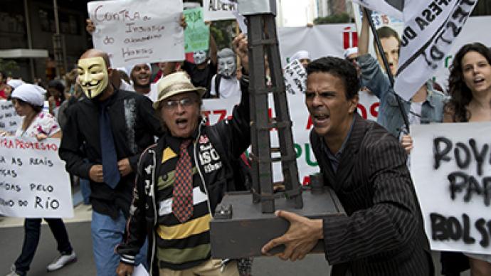 Olympics under threat: 200,000 protest oil wealth distribution bill in Rio (PHOTOS)