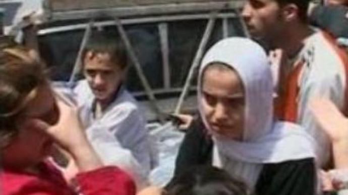 Civilians flee Lebanese refugee camp