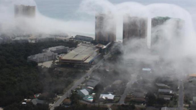 Surf not to be mist: 'Cloud tsunami' envelops Florida city (PHOTOS)