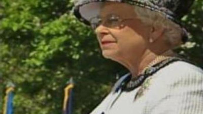 Elizabeth II visits NASA centre