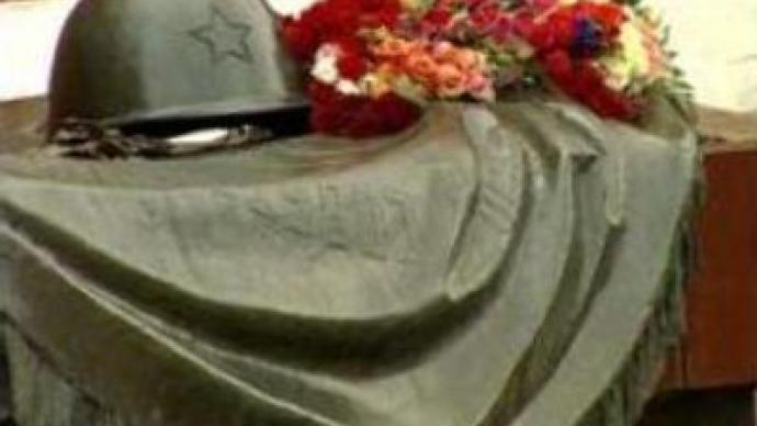 Estonian authorities get ready to remove World War Two monument in Tallinn