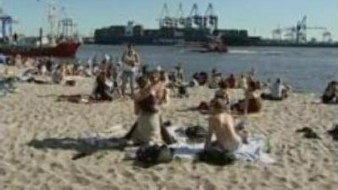 Europe enjoys unseasonably high temperatures