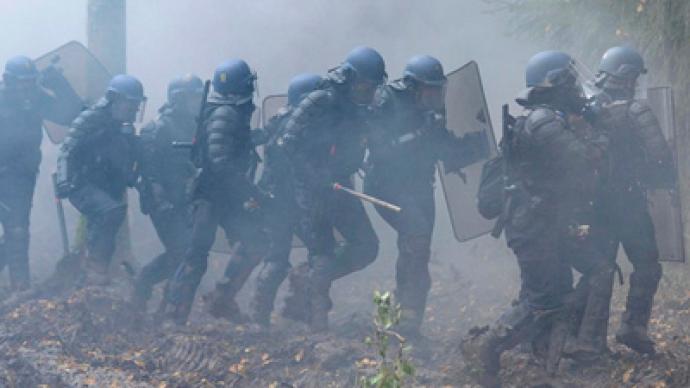 French police fire tear gas on second day of airport protest (PHOTOS)