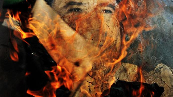 Signs Gaddafi regime crumbling