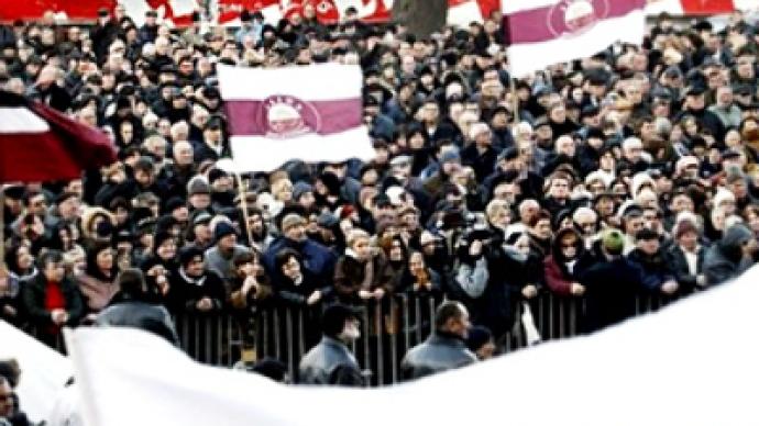Georgian opposition gathers signatures against Saakashvili
