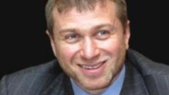 Head of Russian Chukotka region stays in office