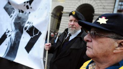 Hungary adopts draconian changes to constitution, ignores EU & US warnings