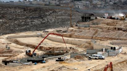 Israel threatens to 'topple' Abbas if Palestinians win statehood - report