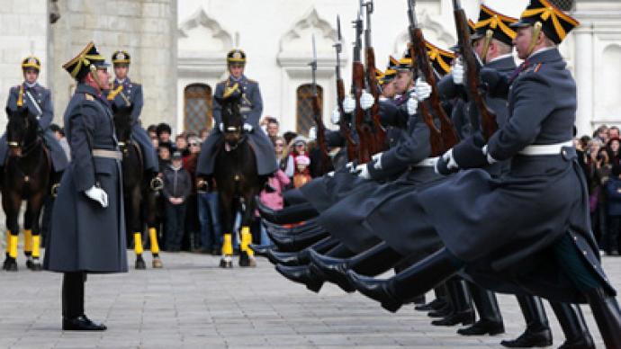 Kremlin guards signal spring