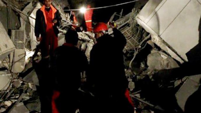 NATO bombards Tripoli as UN calls to halt violence