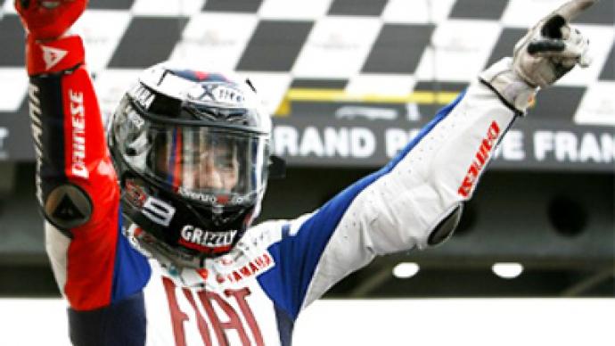 Lorenzo wins French MotoGP to lead overall standings