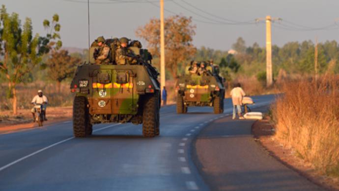 Mali crisis: France moves troops to the front line